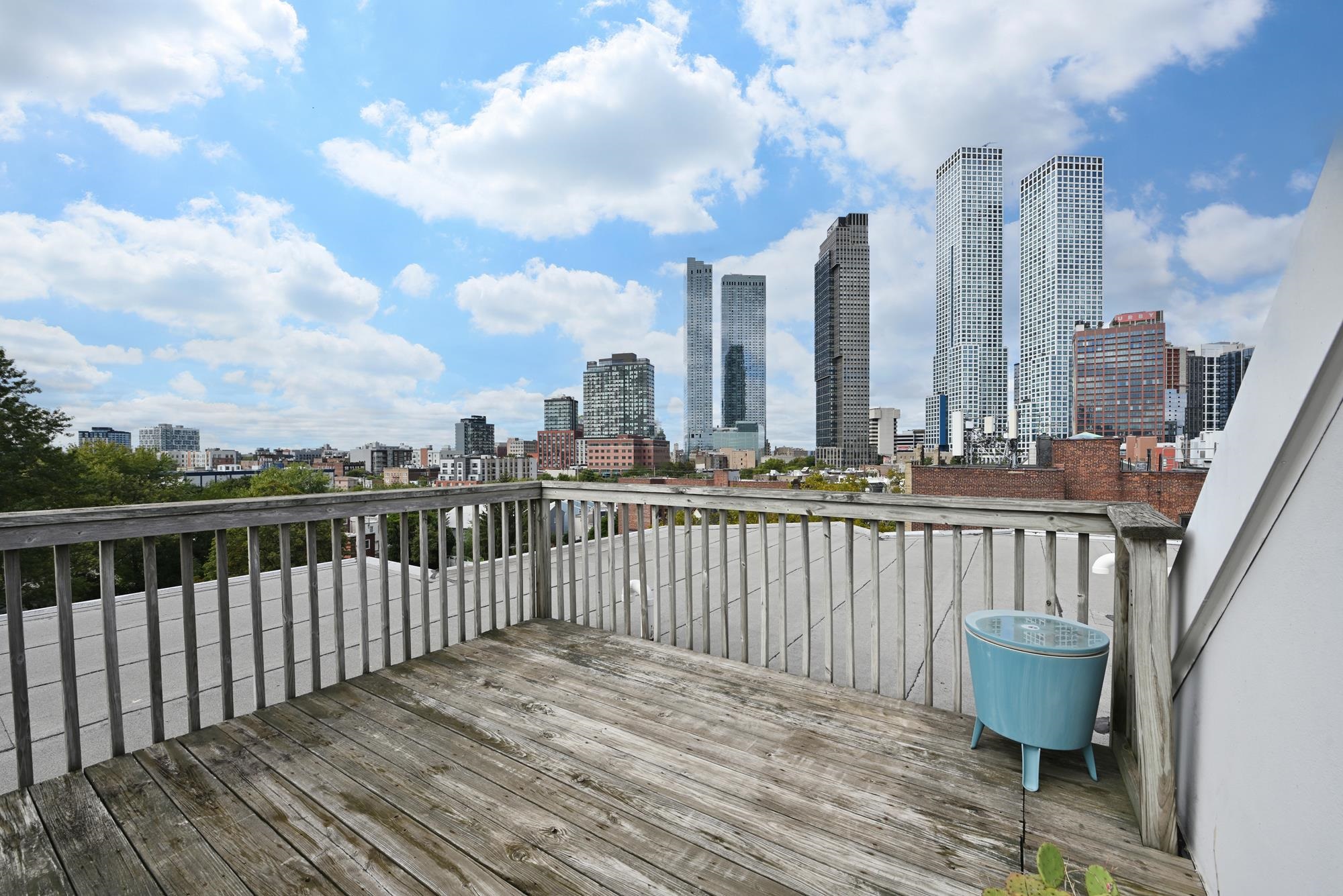 54 MAGNOLIA AVE Unit: 4-2