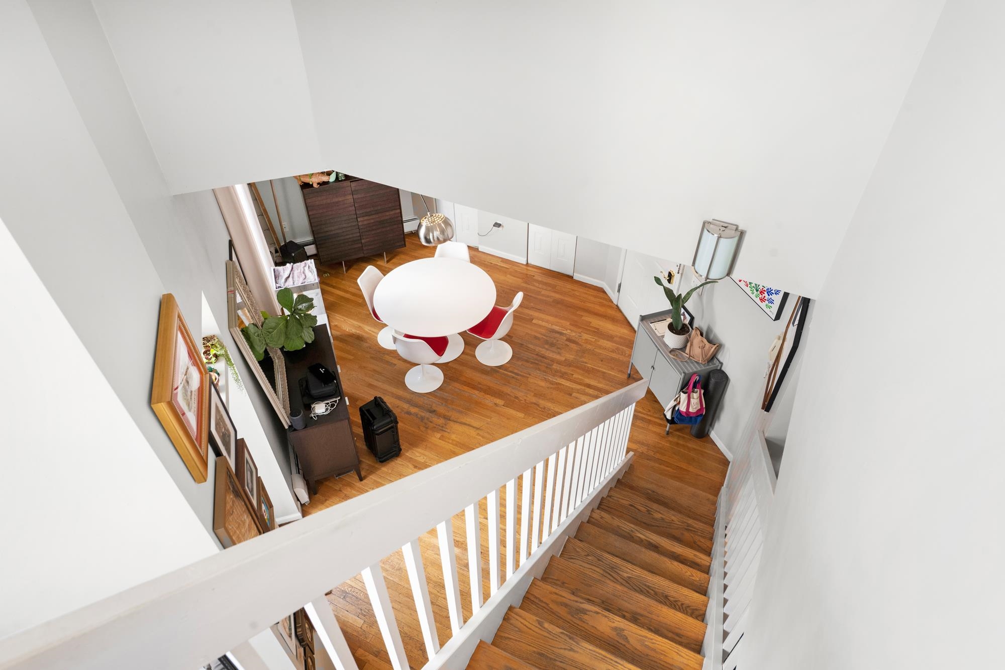 54 MAGNOLIA AVE Unit: 4-2