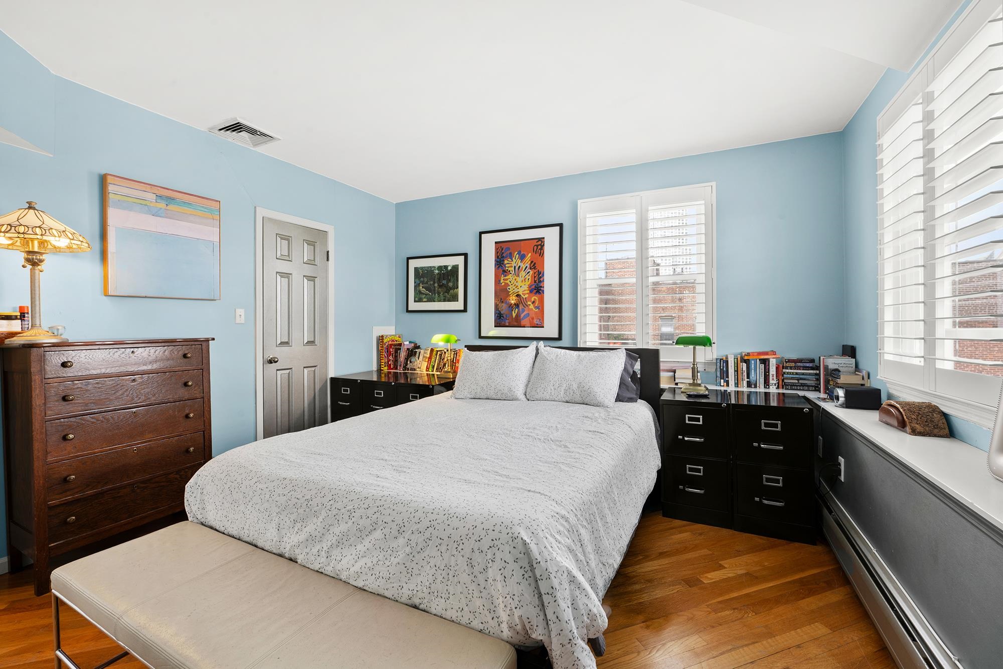 54 MAGNOLIA AVE Unit: 4-2