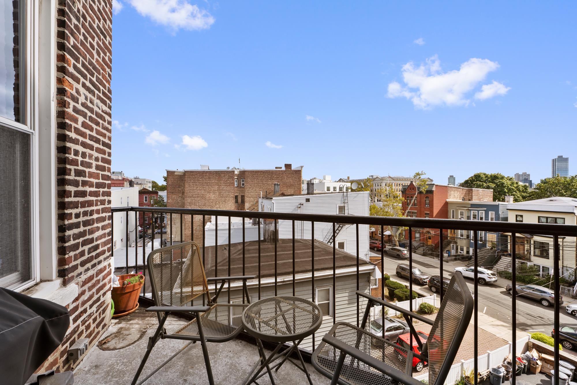 54 MAGNOLIA AVE Unit: 4-2