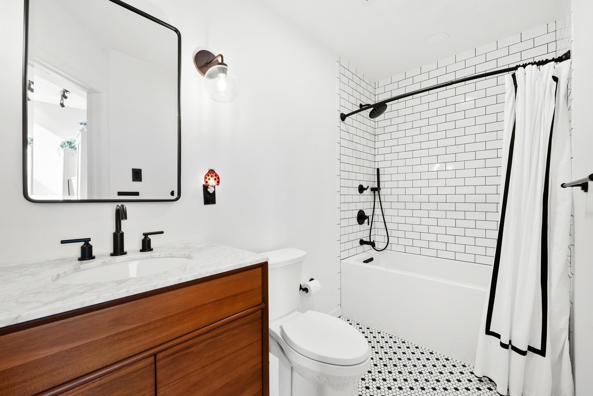 54 MAGNOLIA AVE Unit: 4-2