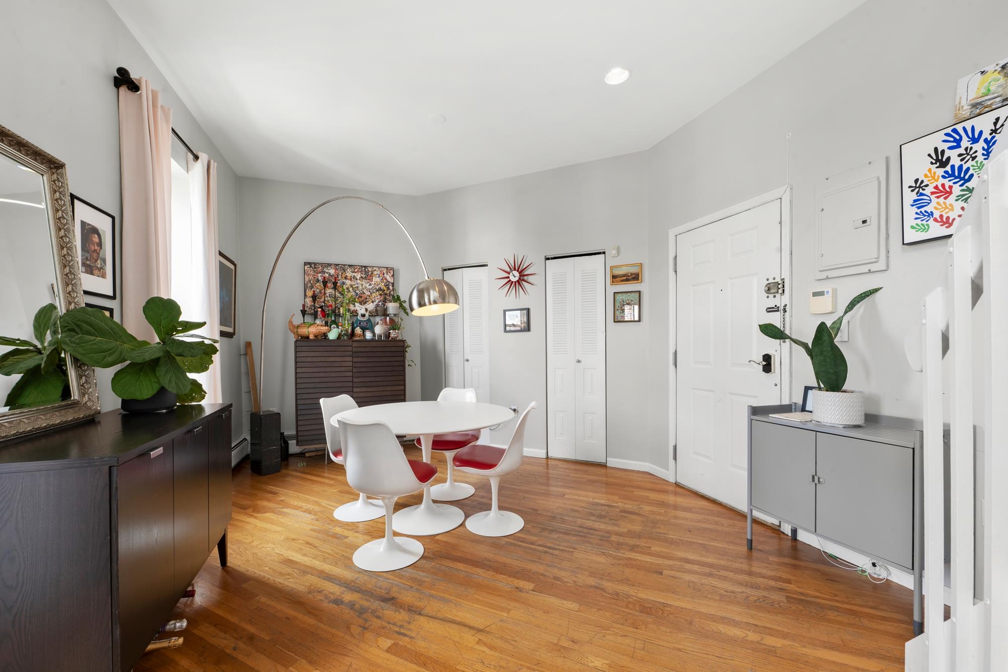 54 MAGNOLIA AVE Unit: 4-2