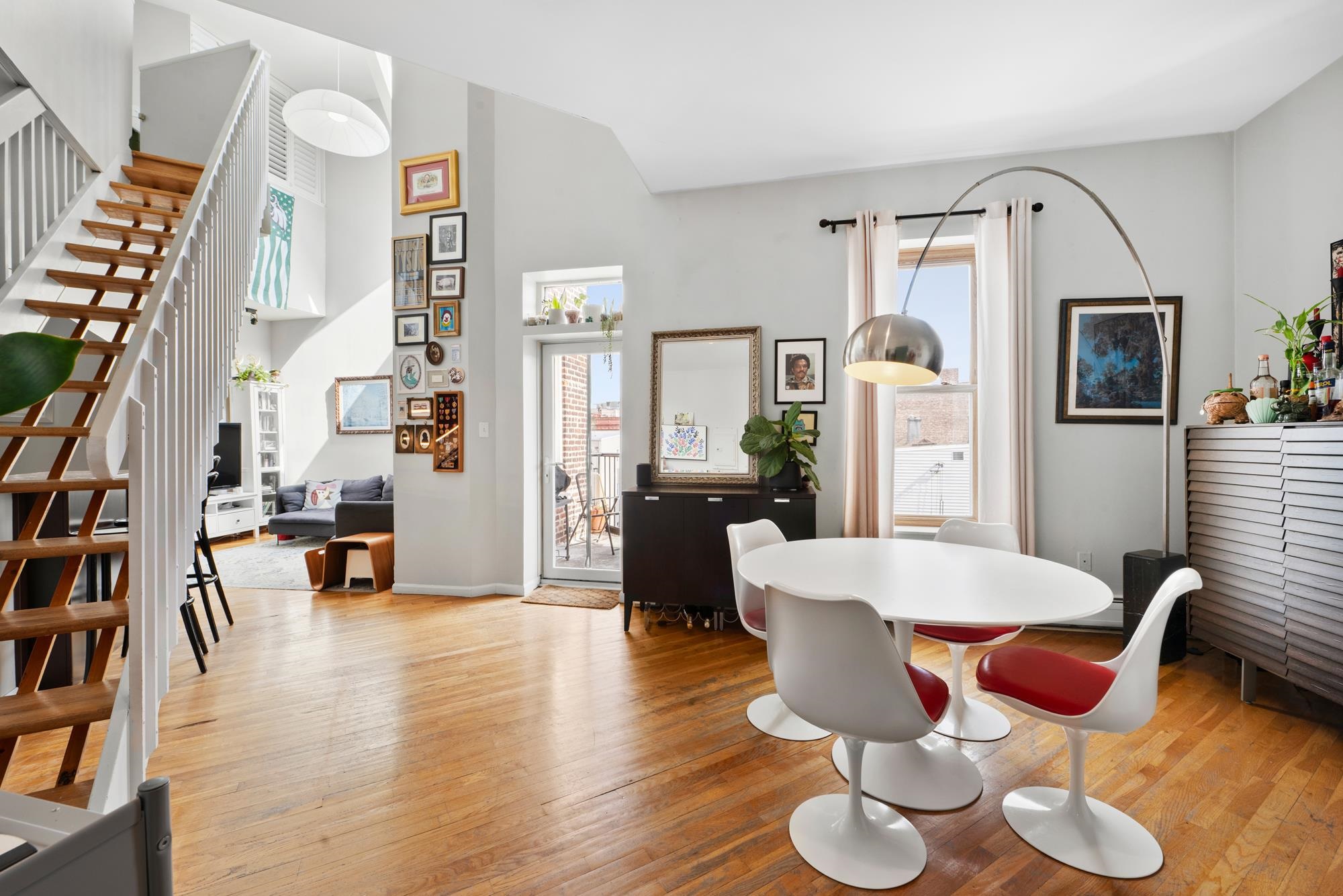 54 MAGNOLIA AVE Unit: 4-2