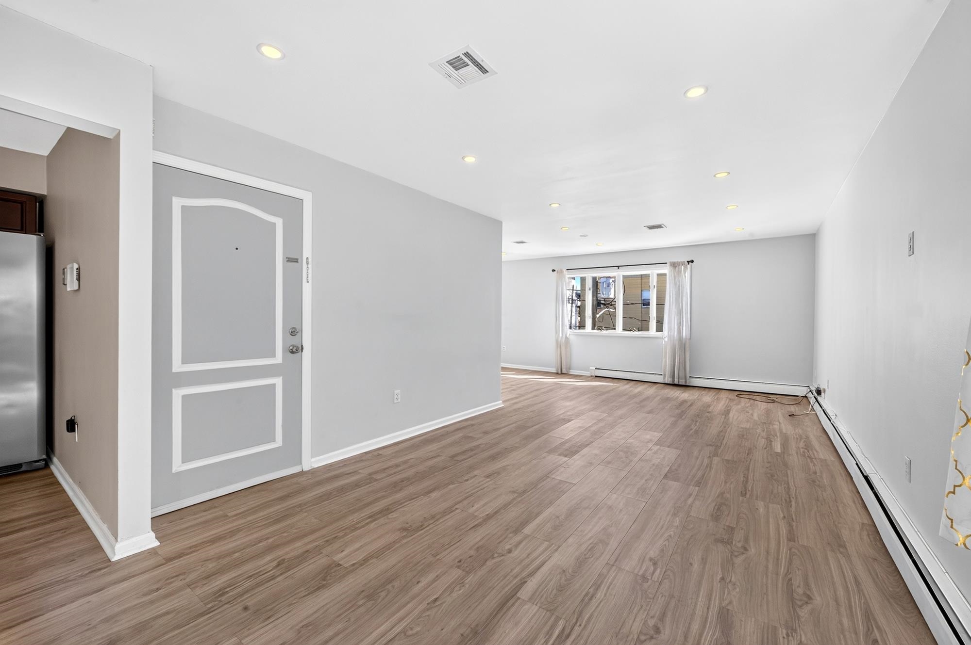 1101 SUMMIT AVE Unit: 2