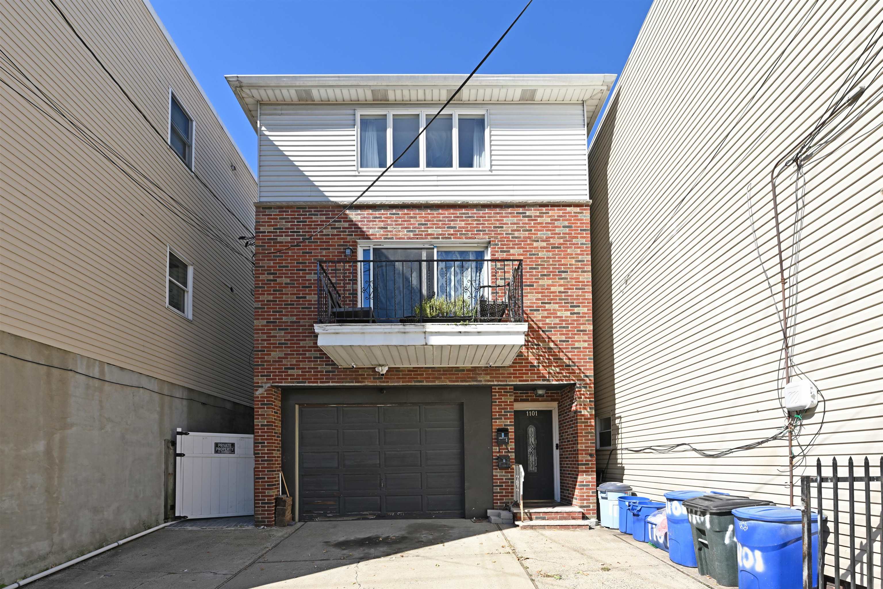 1101 SUMMIT AVE Unit: 2