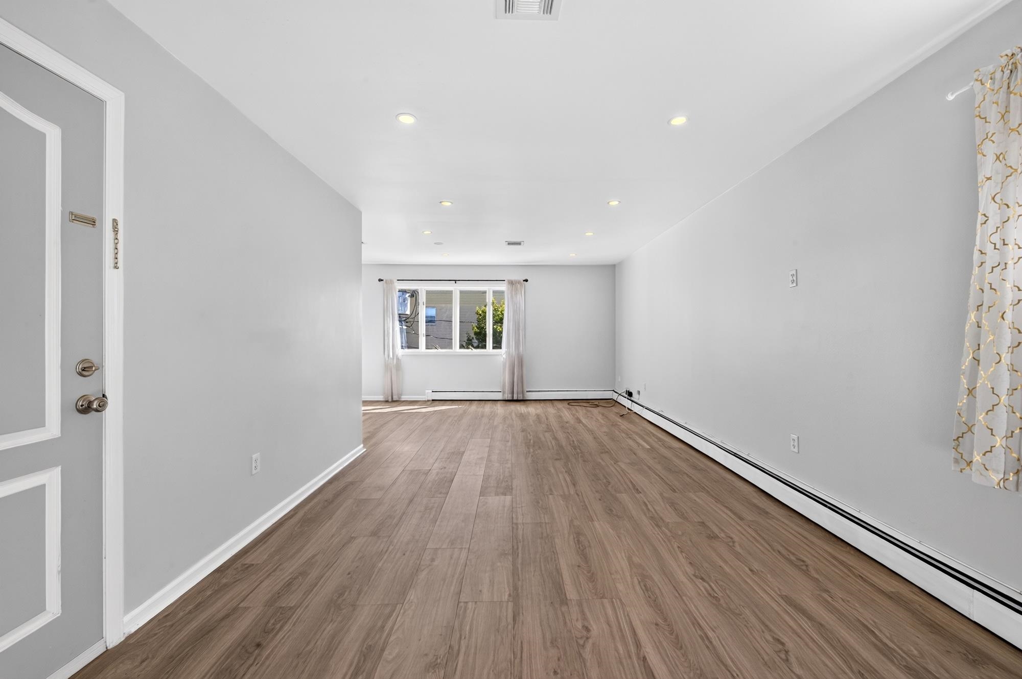 1101 SUMMIT AVE Unit: 2