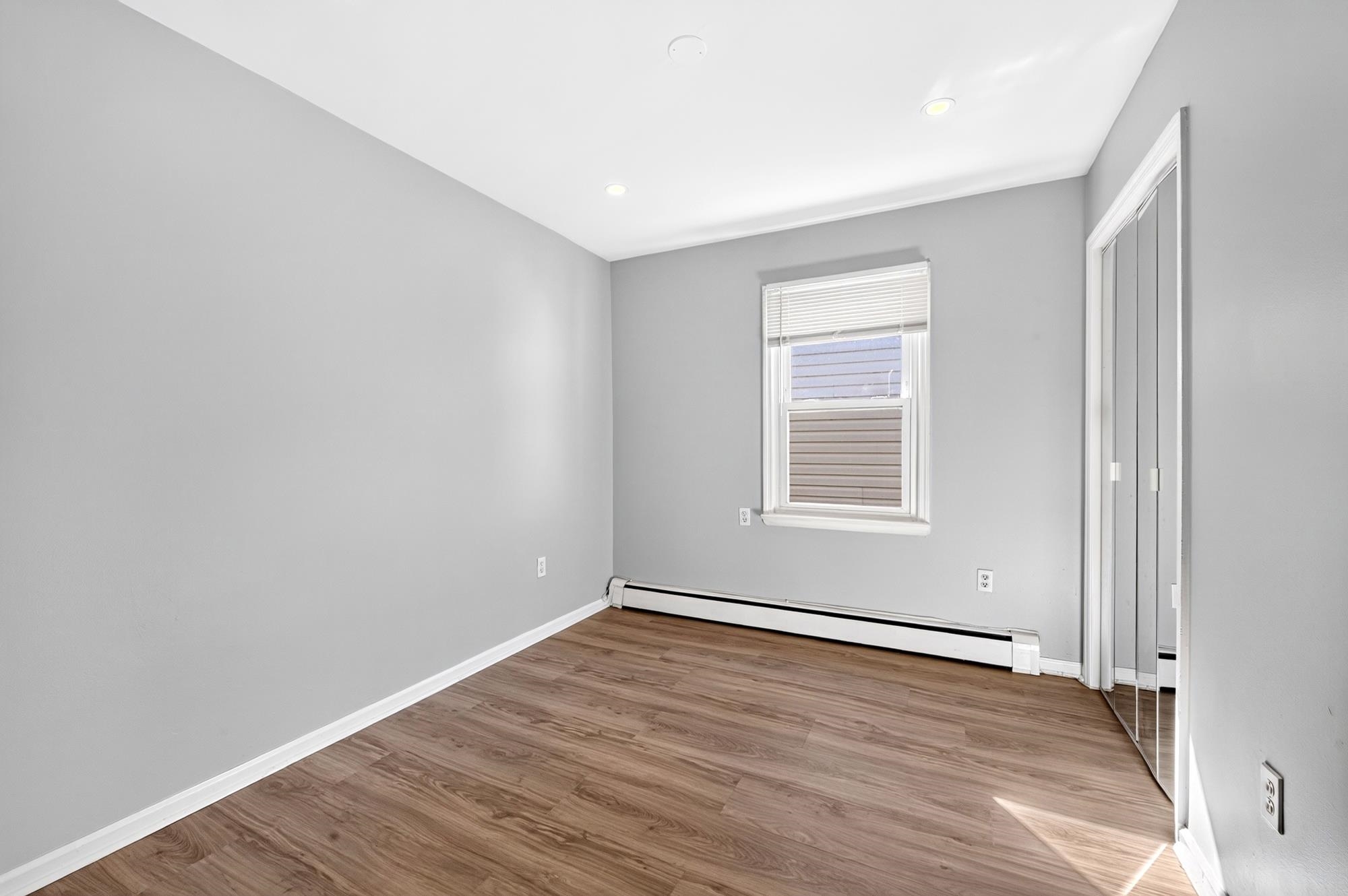 1101 SUMMIT AVE Unit: 2