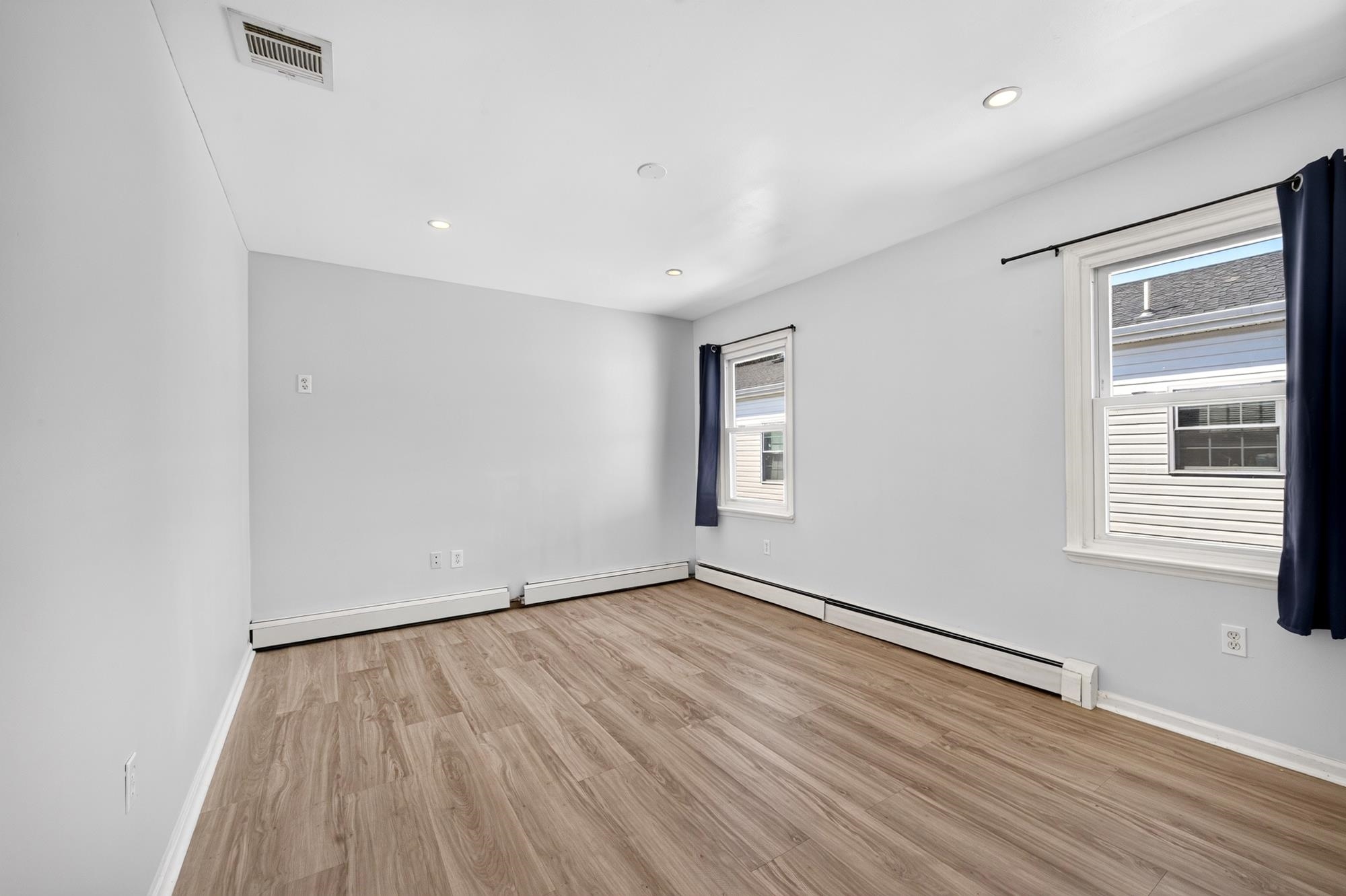 1101 SUMMIT AVE Unit: 2