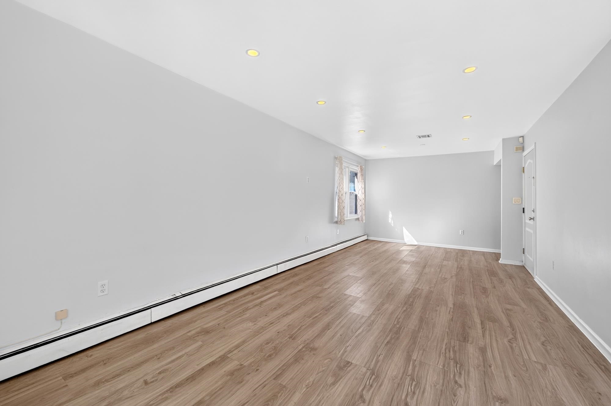 1101 SUMMIT AVE Unit: 2