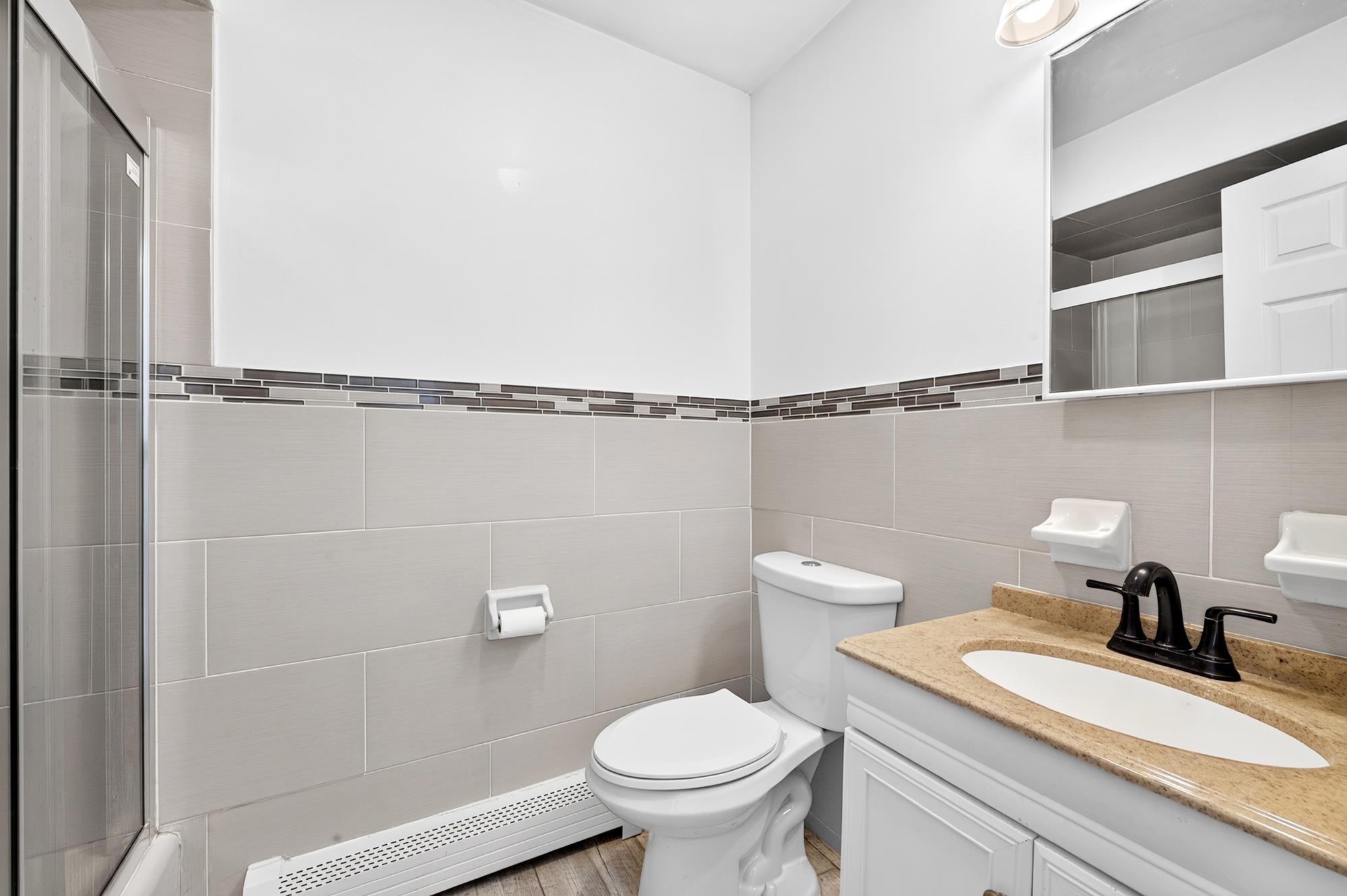 1101 SUMMIT AVE Unit: 2
