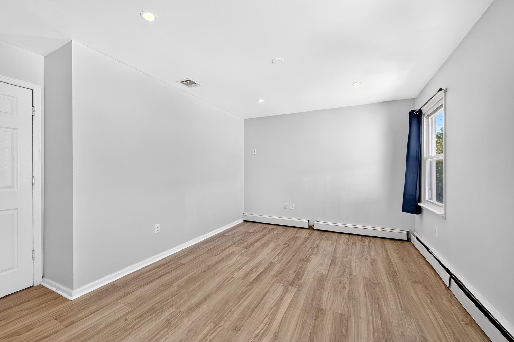 1101 SUMMIT AVE Unit: 2