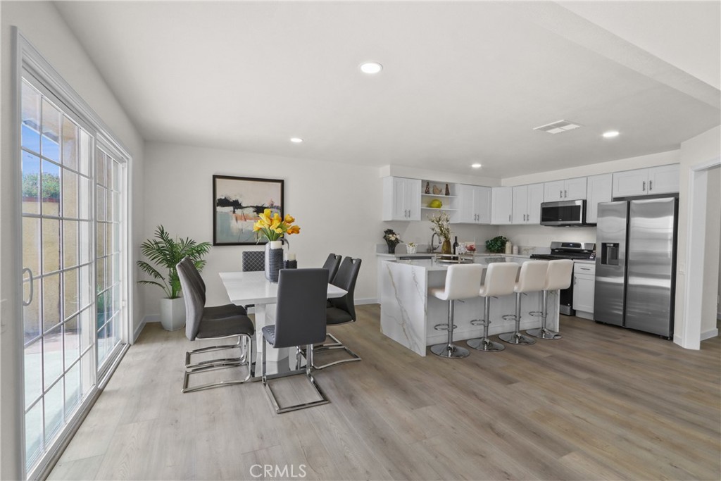3874 Ravenswood