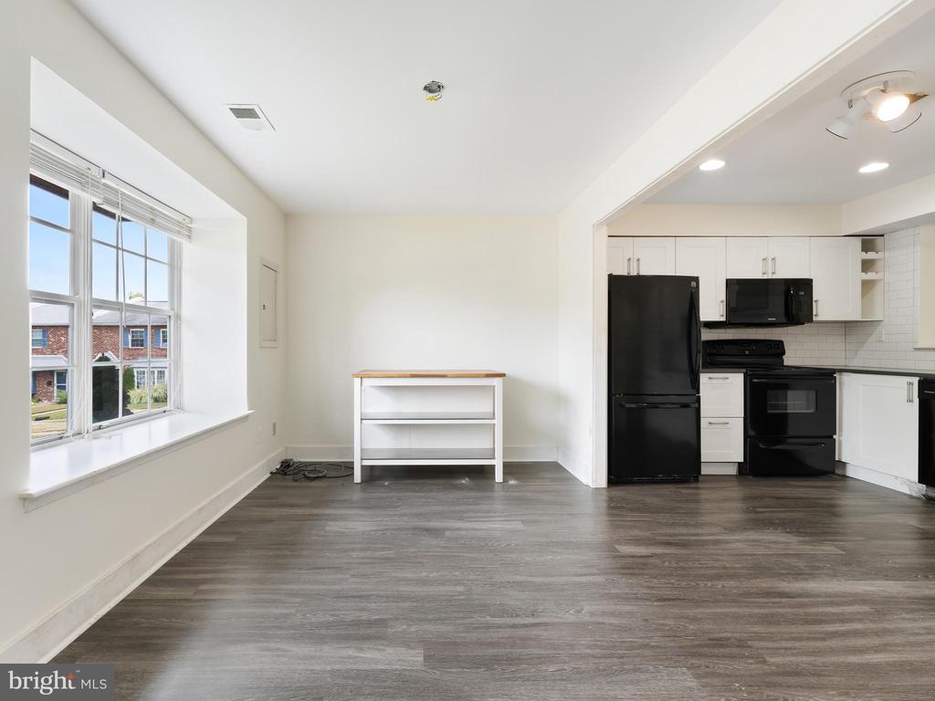 323 GWYNEDD COURT