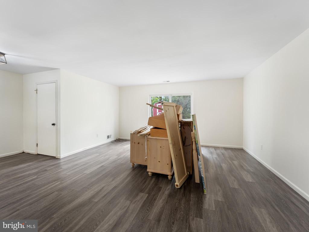 323 GWYNEDD COURT