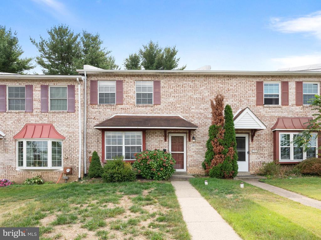 323 GWYNEDD COURT