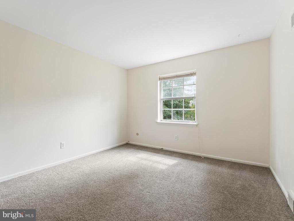 323 GWYNEDD COURT