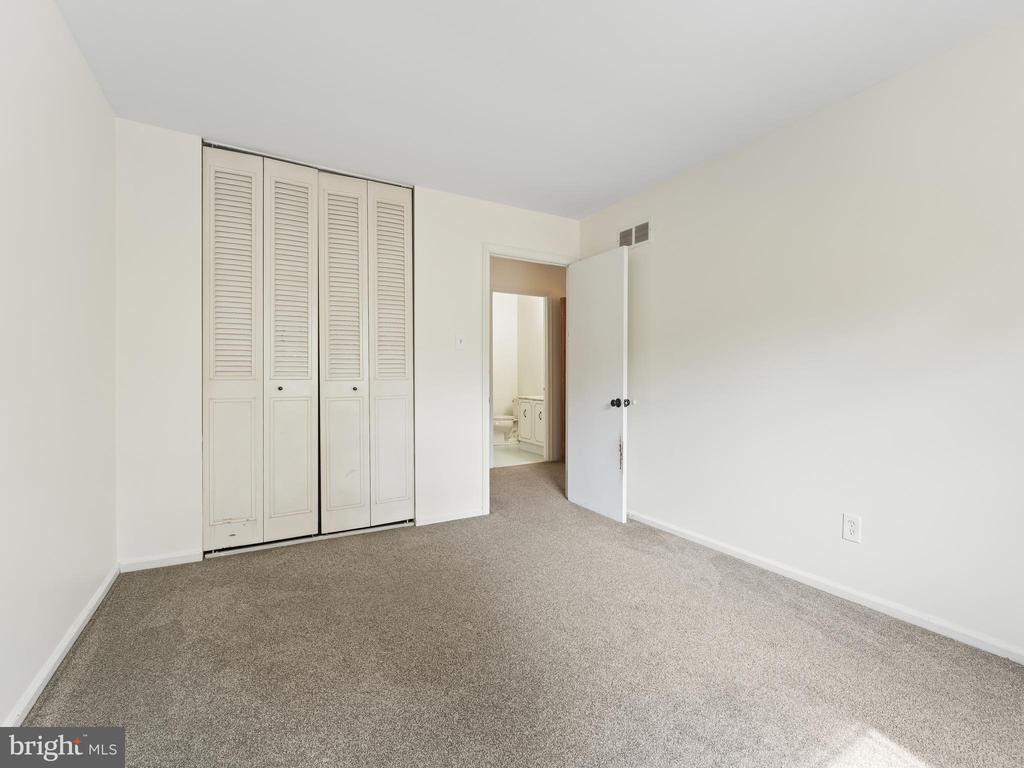 323 GWYNEDD COURT