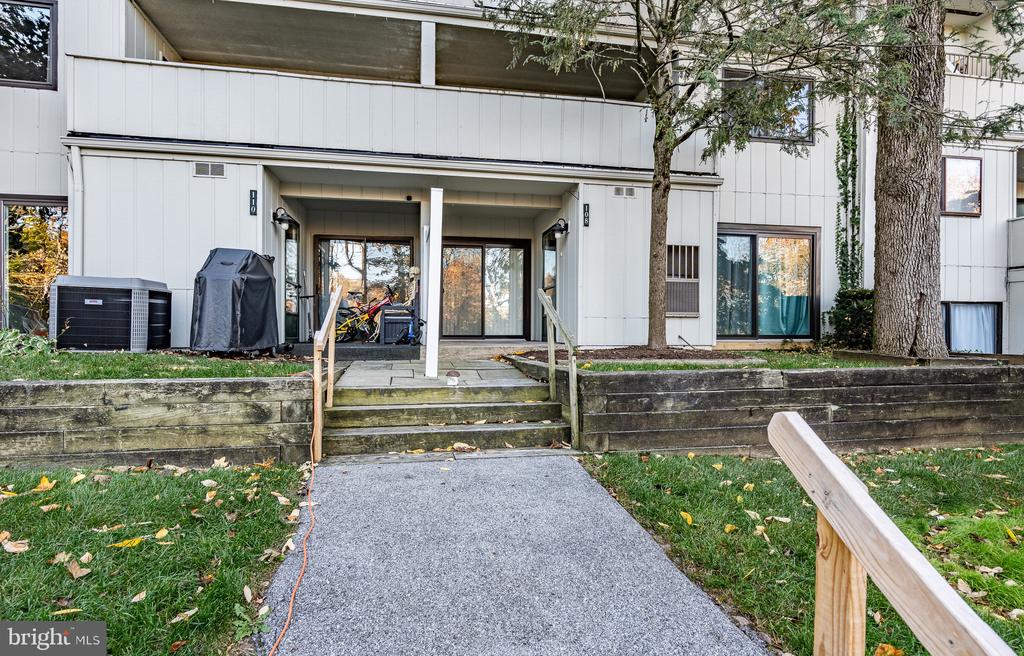 108 SUMMIT HOUSE