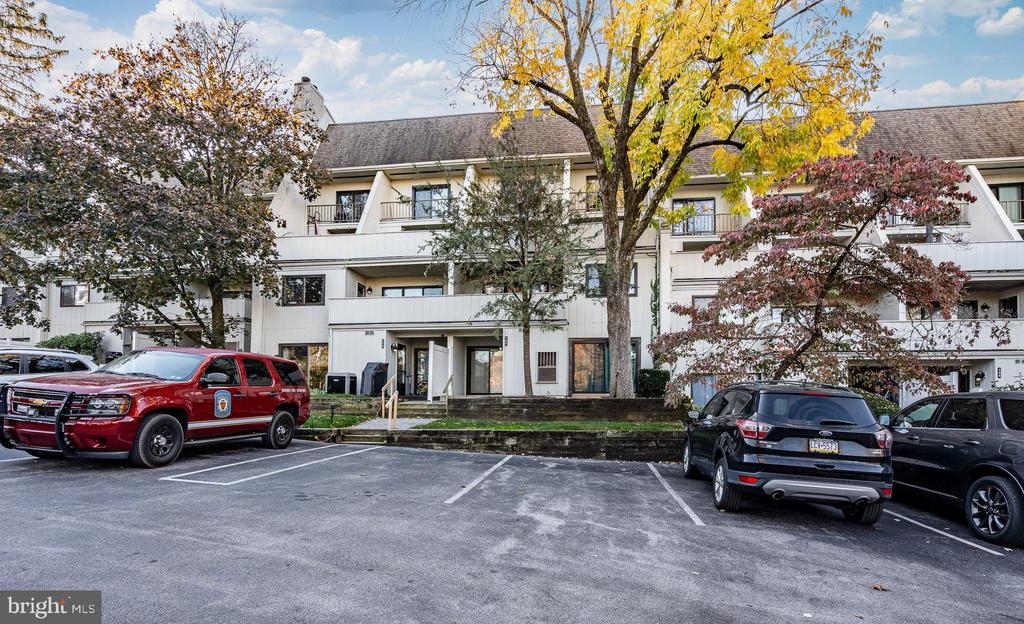 108 SUMMIT HOUSE