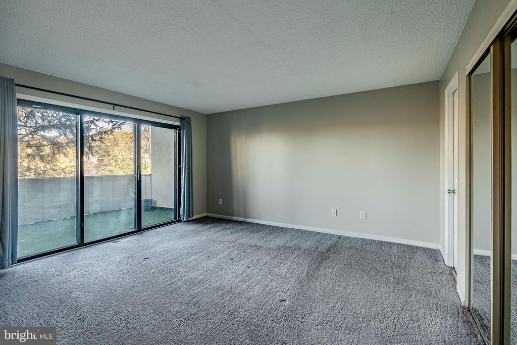108 SUMMIT HOUSE
