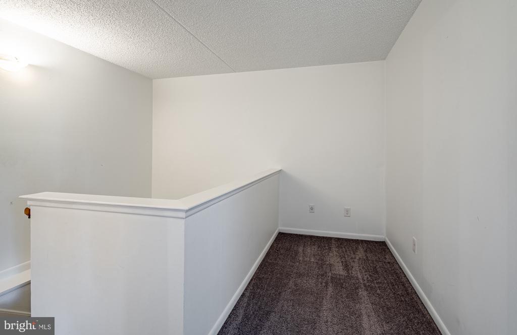 108 SUMMIT HOUSE