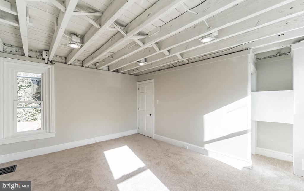 321 W GAY STREET