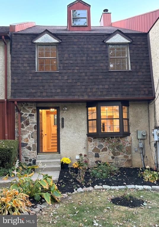 197 STIRLING COURT