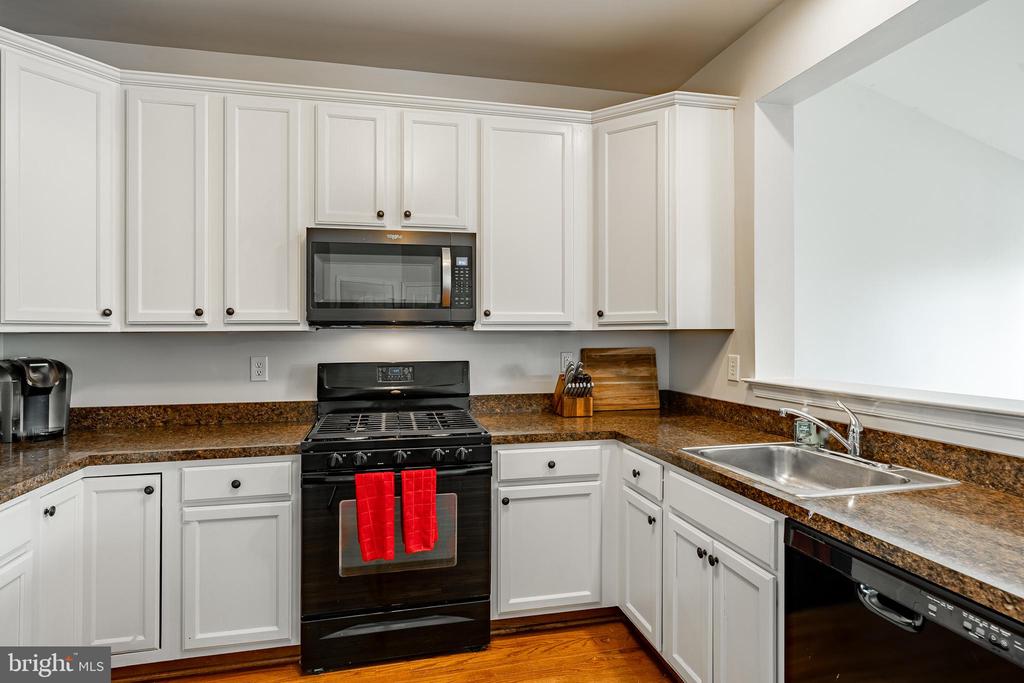 71 NARRAGANSETT LANE