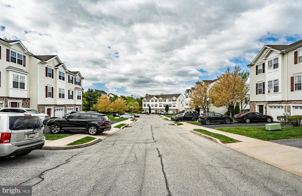 71 NARRAGANSETT LANE