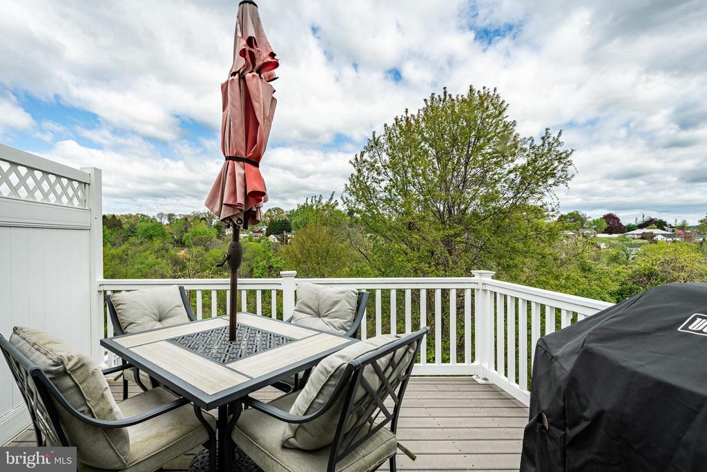 71 NARRAGANSETT LANE