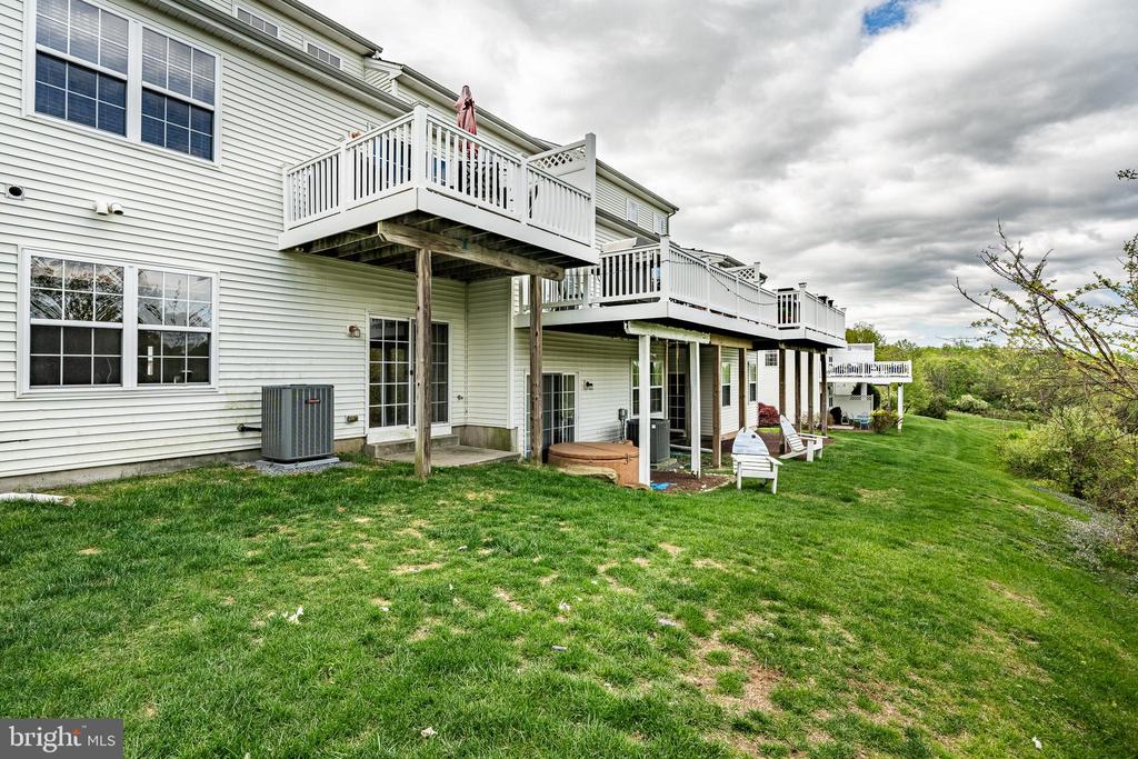 71 NARRAGANSETT LANE