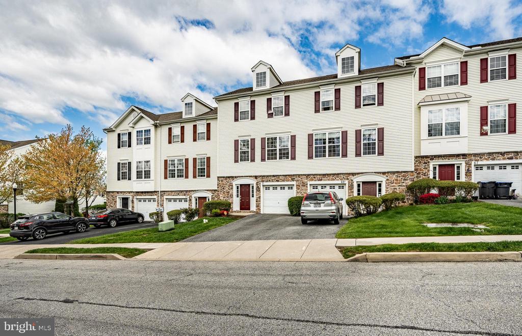 71 NARRAGANSETT LANE