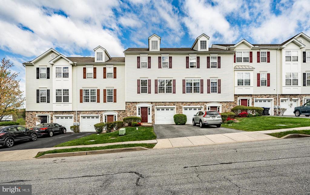 71 NARRAGANSETT LANE