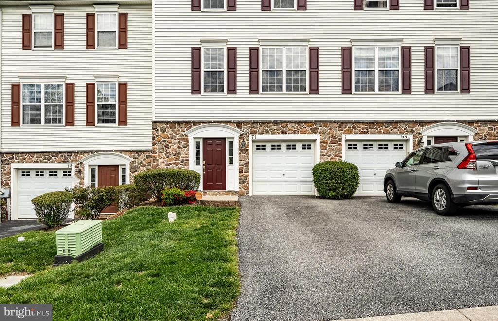 71 NARRAGANSETT LANE