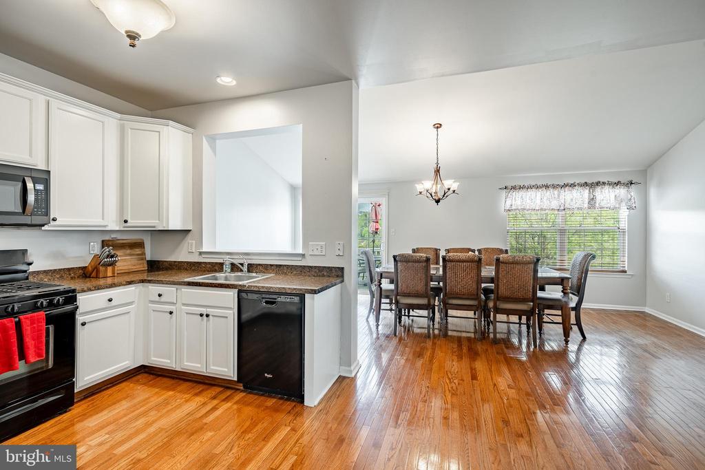 71 NARRAGANSETT LANE
