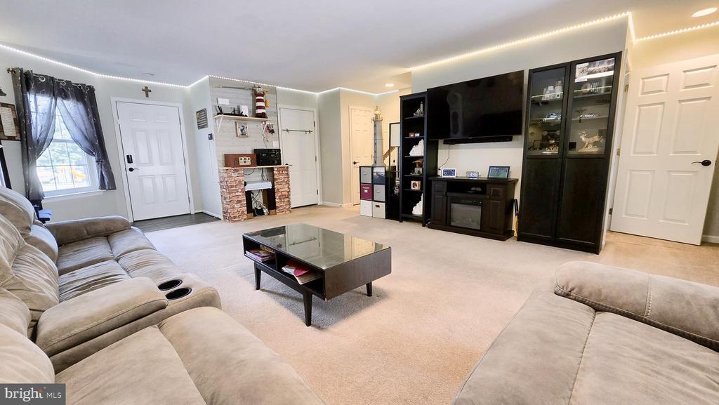 428 GAVIN DRIVE