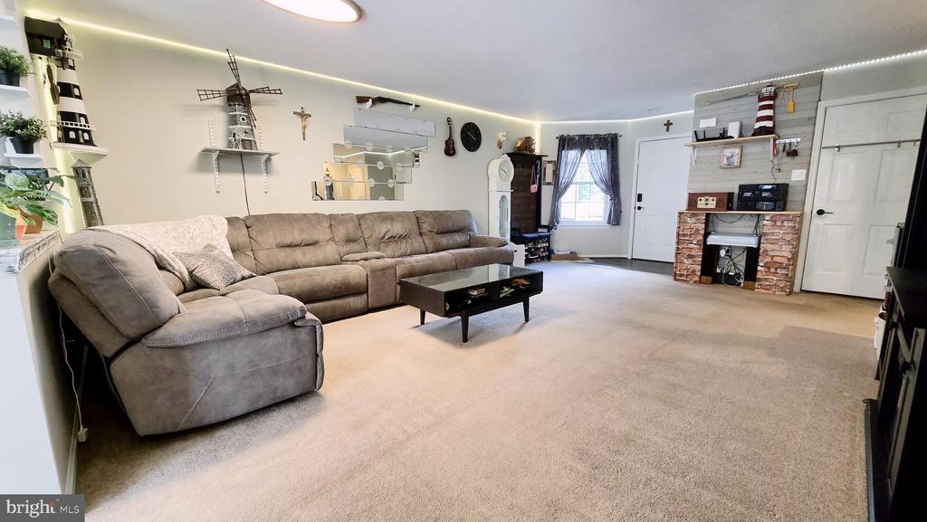 428 GAVIN DRIVE