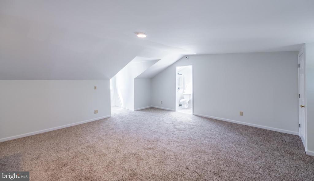 295 SWEDESFORD ROAD