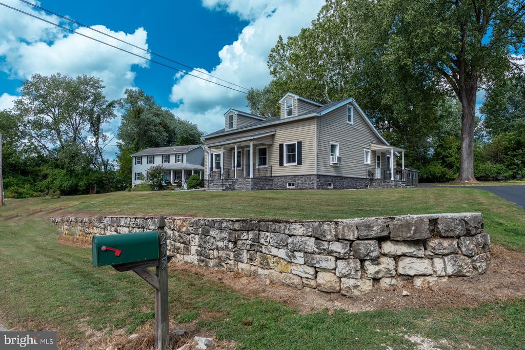 295 SWEDESFORD ROAD