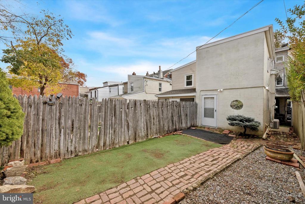 113 E MINER STREET