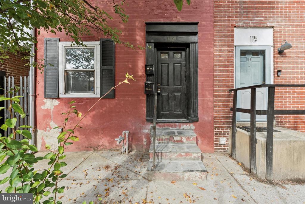 113 E MINER STREET