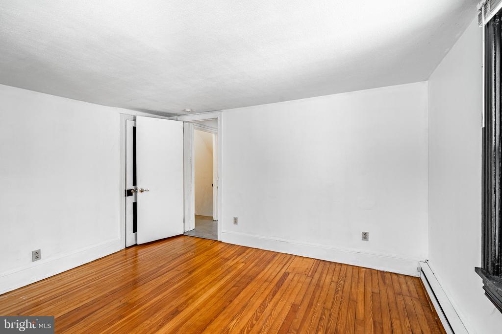 513 W 1ST AVENUE
