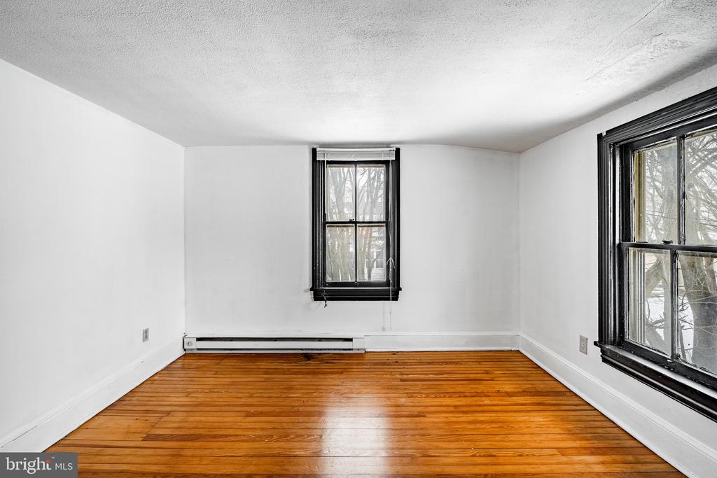 513 W 1ST AVENUE
