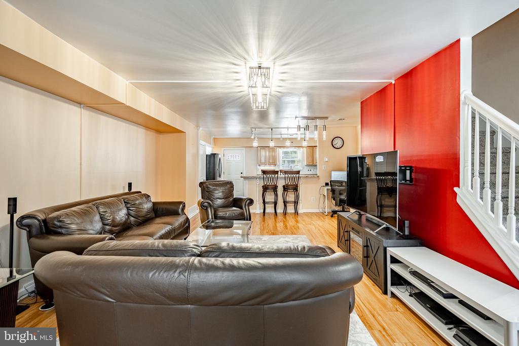 10 RICKMAR LANE