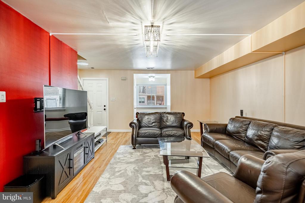 10 RICKMAR LANE