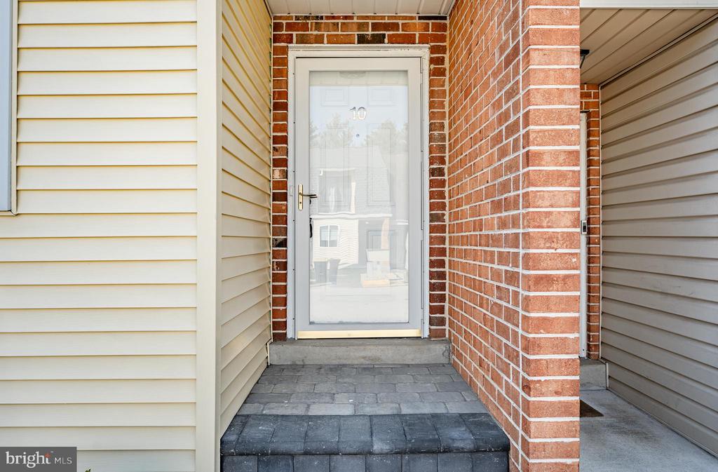 10 RICKMAR LANE