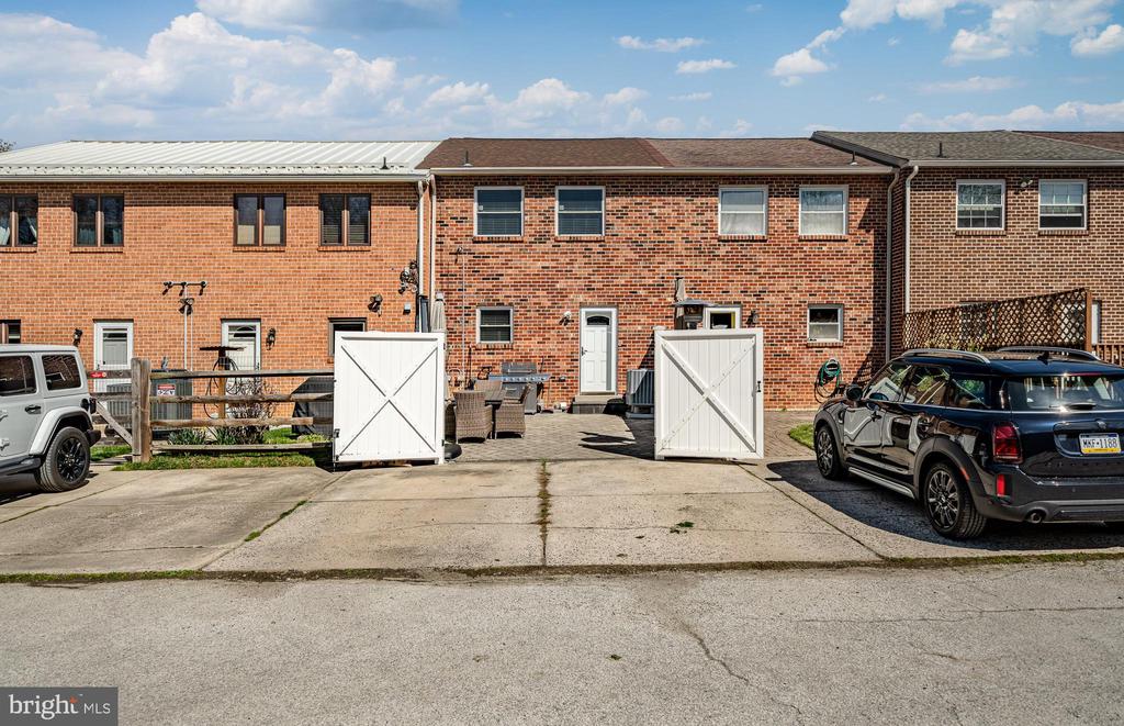 10 RICKMAR LANE