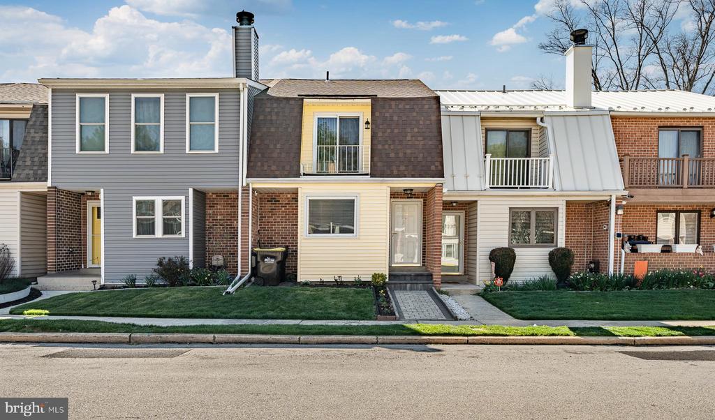 10 RICKMAR LANE