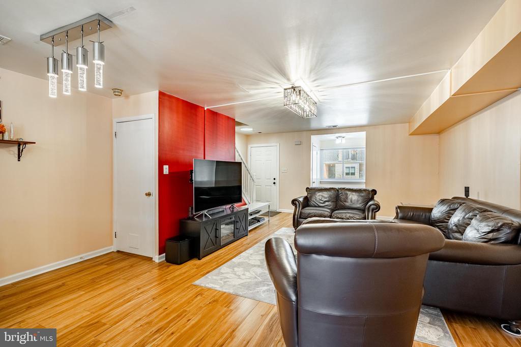 10 RICKMAR LANE
