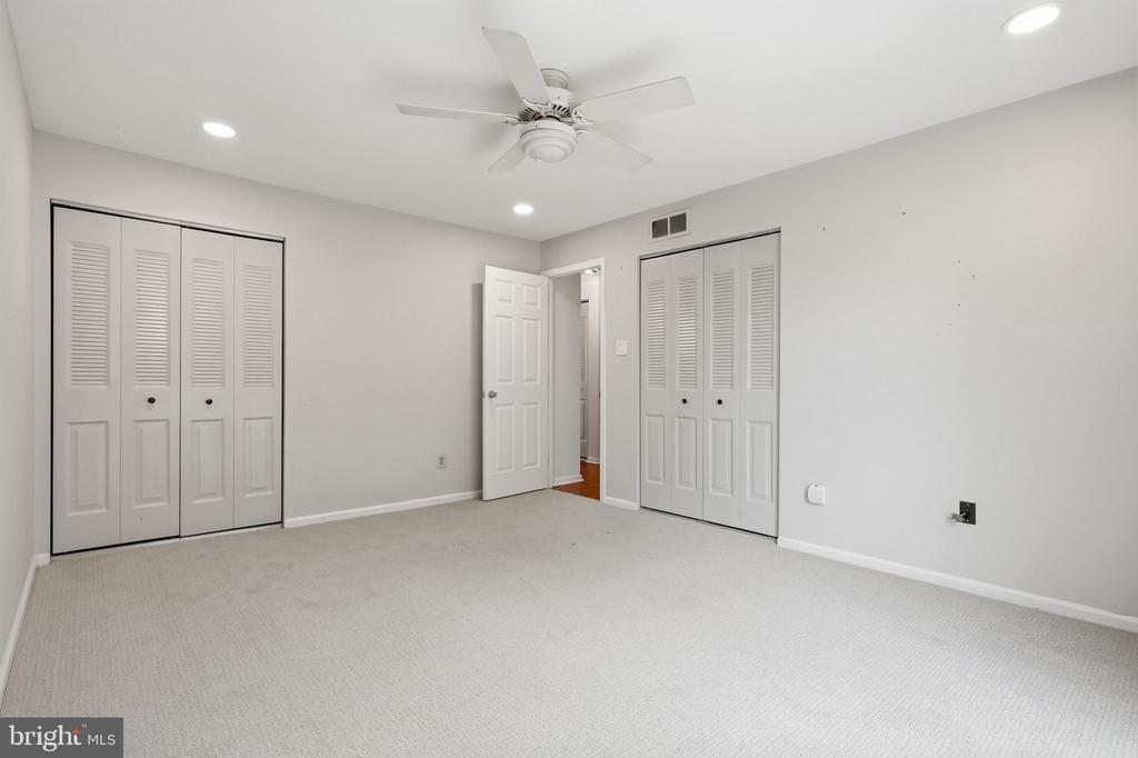 965 ROUNDHOUSE COURT